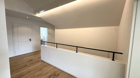 Exklusive, frisch sanierte 6.5-Zimmer-Attikawohnung in Bottighofen – Wohnen auf höchstem Niveau! - Photo 4