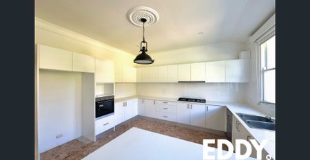 1351Sqm Enttertaining Home | 7 Mins Walk to Killara Station | Gordon East Public School | Lock-Up Garage | Renovated Kitchen | Brand New Carpet - Photo 3