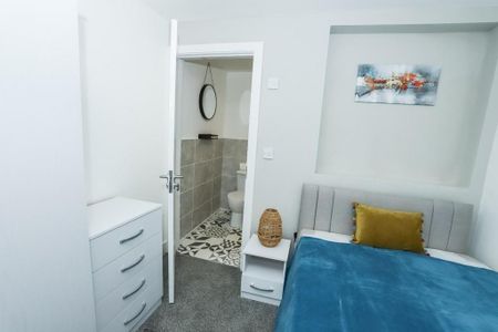 5 bedroom private hall to rent - Photo 5