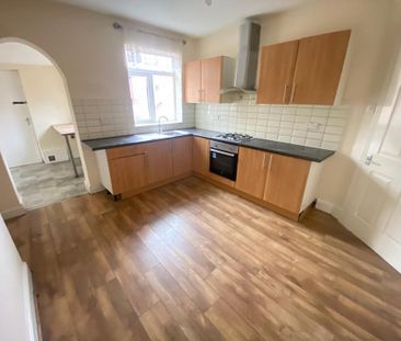 2 bedroom flat to rent - Photo 4