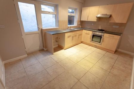 2 bedroom terraced house to rent - Photo 3