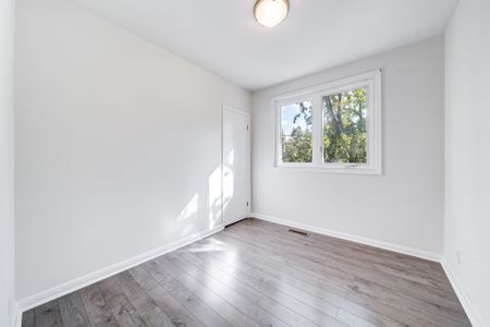 For Lease - 330 Neal Drive Unit# 1 (Main & 2nd Floor), Richmond Hill, Ontario - Photo 5