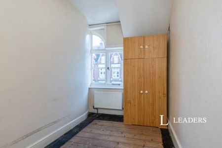 4 bedroom flat to rent - Photo 4
