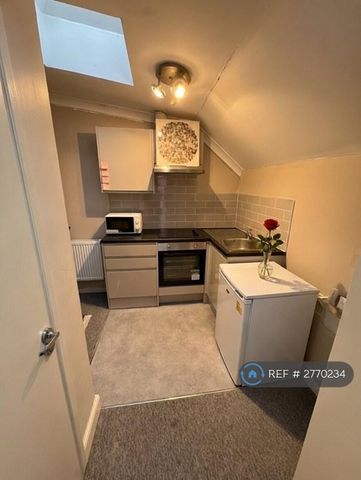 Studio to rent - Photo 3