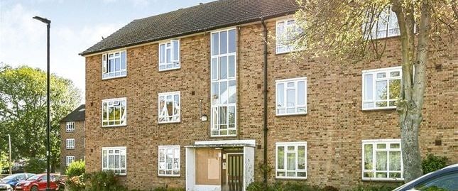 3 Bed Flat, Hopton Road, SW16 - Photo 1