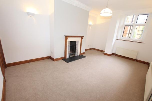 Oldfield Wood, Woking - 2 bedrooms Property for lettings - Seymours - Photo 1