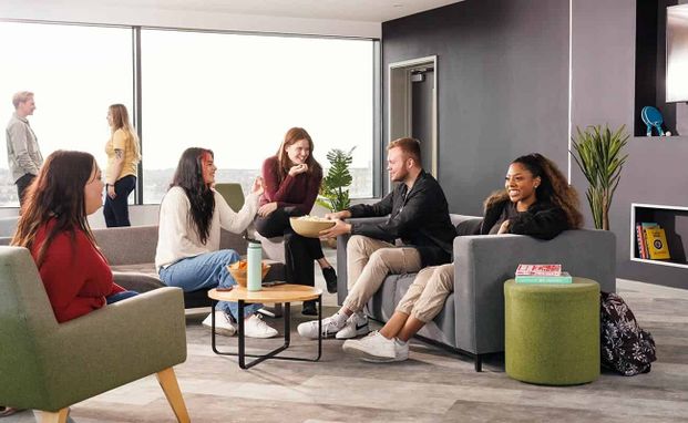 Large Highest Double Ensuite - Photo 1