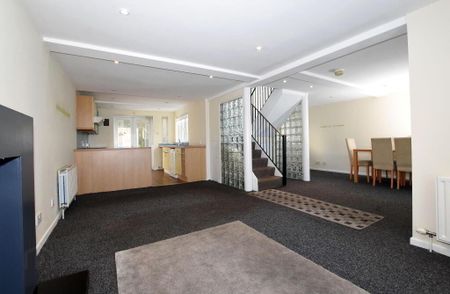 Hazel's House, 5 The Strand, Portaferry, BT22 1PE - Photo 5