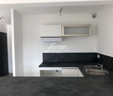 Location Appartement 1 pièce 37m² DRAGUIGNAN 83300 - Photo 3