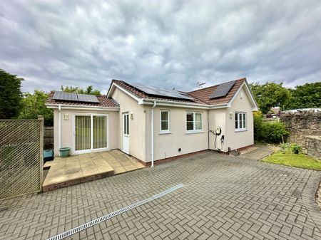 2 bed detached bungalow to rent in Pound Lane, Nailsea, BS48 - Photo 2