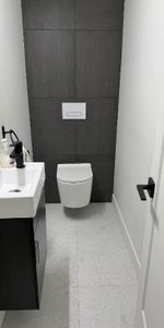 Très grand 3 chambres lumineux avec stationnement - Photo 3