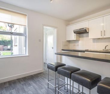 2 bedroom semi-detached house to rent - Photo 5