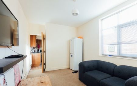 3 Bed Property on Leopold Street - Photo 2