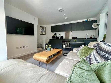 2 bedroom semi-detached house to rent - Photo 5