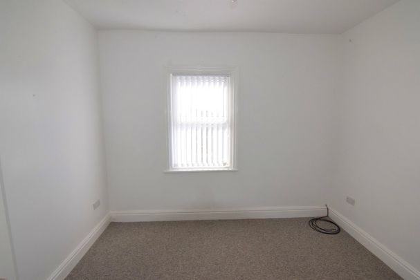 To Let 2 Bed Apartment - Photo 1