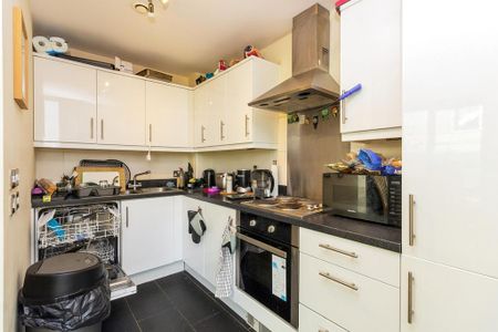 2 bedroom flat to rent - Photo 4