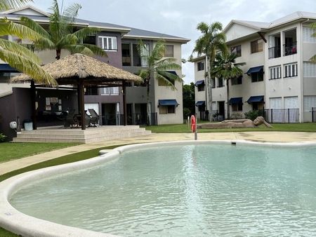 Furnished 2 Bed, 2 Bath Apartment in Resort-Style Complex - Photo 4