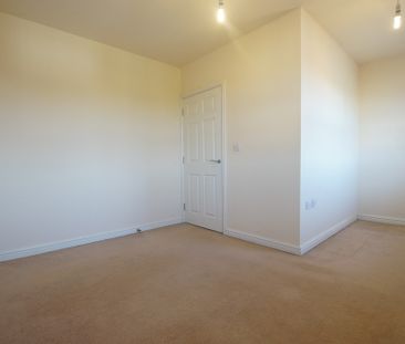 4 bedroom Town House to let - Photo 1