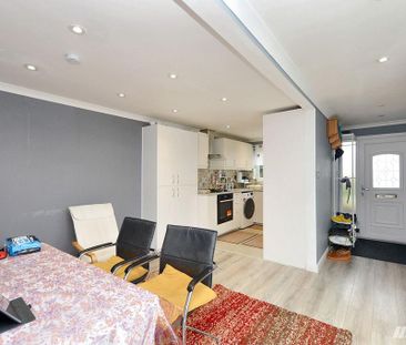 3 bedroom terraced bungalow to rent - Photo 3