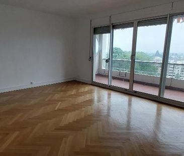 Location Appartement 2 pièces 63m² BOURG EN BRESSE 01000 - Photo 2