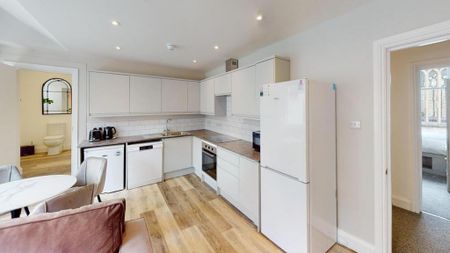 4 bedroom flat to rent - Photo 2