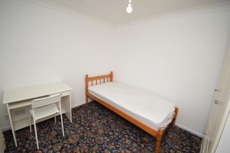 6 bedroom house to rent - Photo 2