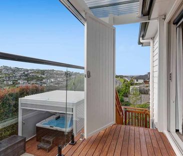 Large single level 4 bedroom with spa pool - Photo 2