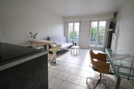 Joli studio meublé 24m² à la Petite France à STRASBOURG - Photo 4