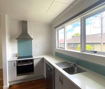 Tidy family home - Photo 1