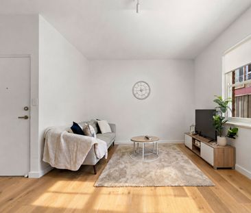 Peaceful Ground Floor Apartment Just Moments from the Bay - Photo 1