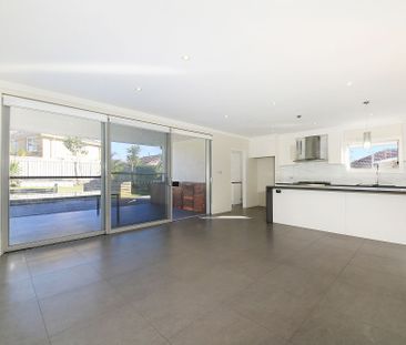 Charming Family Home - Photo 5