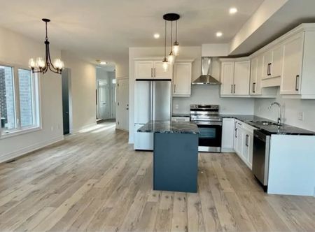 For Lease - 12 Spring Crest Way, Thorold, Ontario - Photo 2