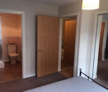 2 bedroom flat to rent - Photo 4