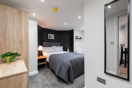 1 bedroom in a house share to rent - Photo 3