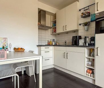 Appartement te huur in Elsene voor € 1.100 met 1 slaapkamer - Foto 3