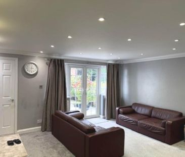 5 bedroom semi-detached house to rent - Photo 1