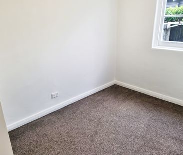 HERNE BAY - 2 Bedroom Apt/Unit with 2 Car Parks - Photo 4