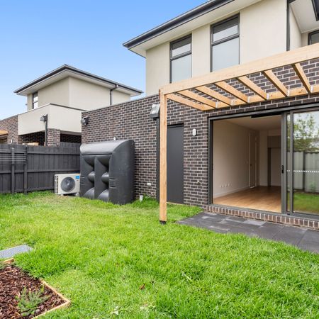 Modern Luxury in Double-Story Living - Photo 4