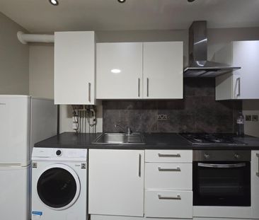 Manor Park Parade, London SE13 - Photo 4