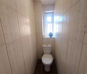 3 bedroom flat to rent - Photo 6