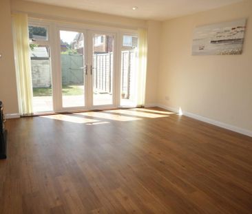 3 bedroom terraced house to rent - Photo 3
