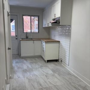 Superbe 3.5 Complètement Rénové - Photo 2