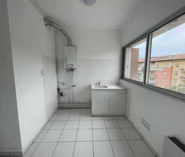 Location Appartement 4 pièces 75m² TOULOUSE 31300 - Photo 6