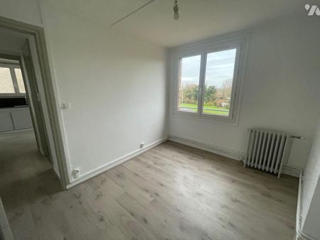 Appartement entièrement rénové disponible à la location. Avec ses 78 m2, il vous offre un espa... - Photo 4