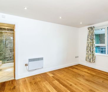 2 bedroom apartment to rent Alexander House, Royal Quarter, KT2 - Photo 2