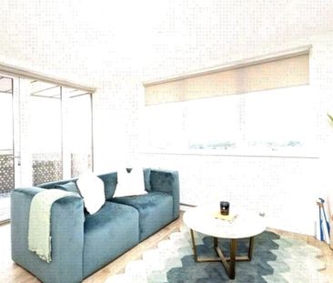 Elmsleigh Road, Staines-upon-Thames, Surrey, TW18 4AY - Photo 3