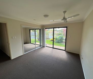 THREE BEDROOM HOME IN QUIET STREET - Photo 4