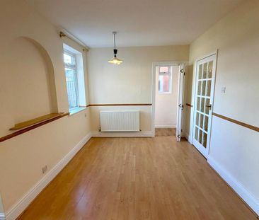 3 bedroom end of terrace house to rent - Photo 4
