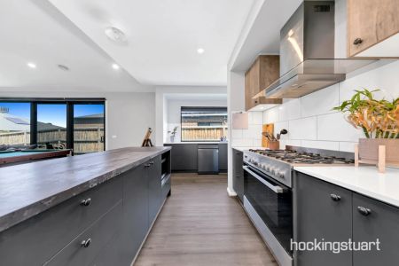 Magnificent family home in Beveridge - Photo 2