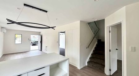 Kelston, 4 bedrooms - Photo 4